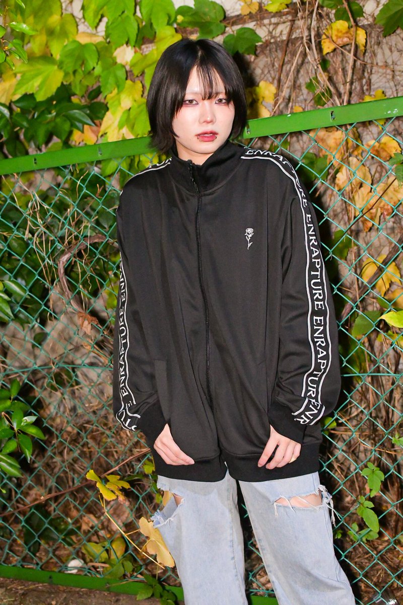 model/@Towa_2992

『星も静かな夜行.9』

#po1vodeestrella_ptr