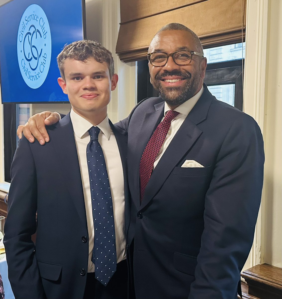 charleswmart's tweet image. Great to be with @JamesCleverly last night in Whitehall.
