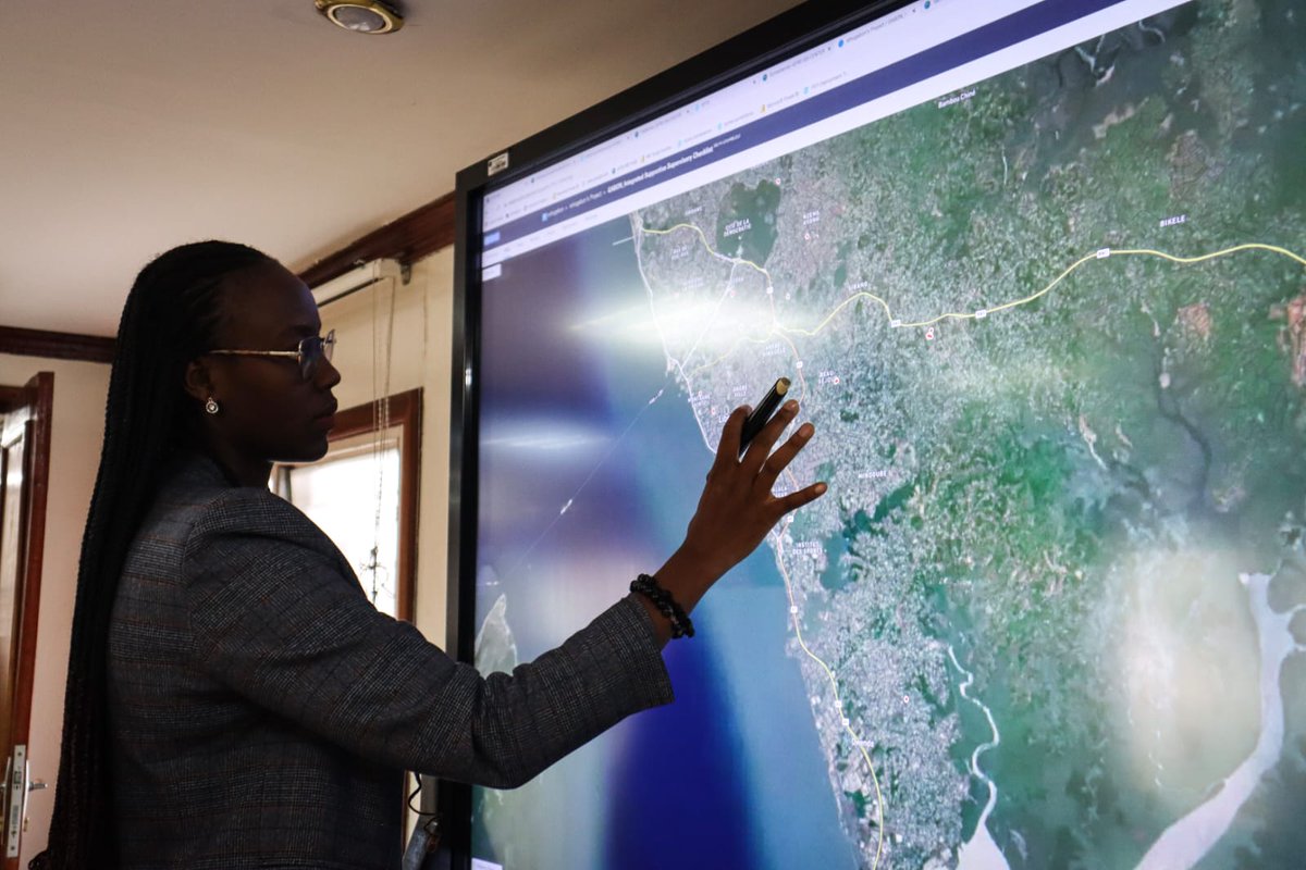 WHOAFRO's tweet photo. 🚀 Kicking off Afro Geo Database Training for the Data & Info Management team! 

This week at @WHOAFRO, DIM & Novel-T are diving into how this powerful mapping platform helps countries share accurate local area maps, making it easier to plan, track & analyze polio campaigns across Africa. 🌍📍📊 #EndPolio