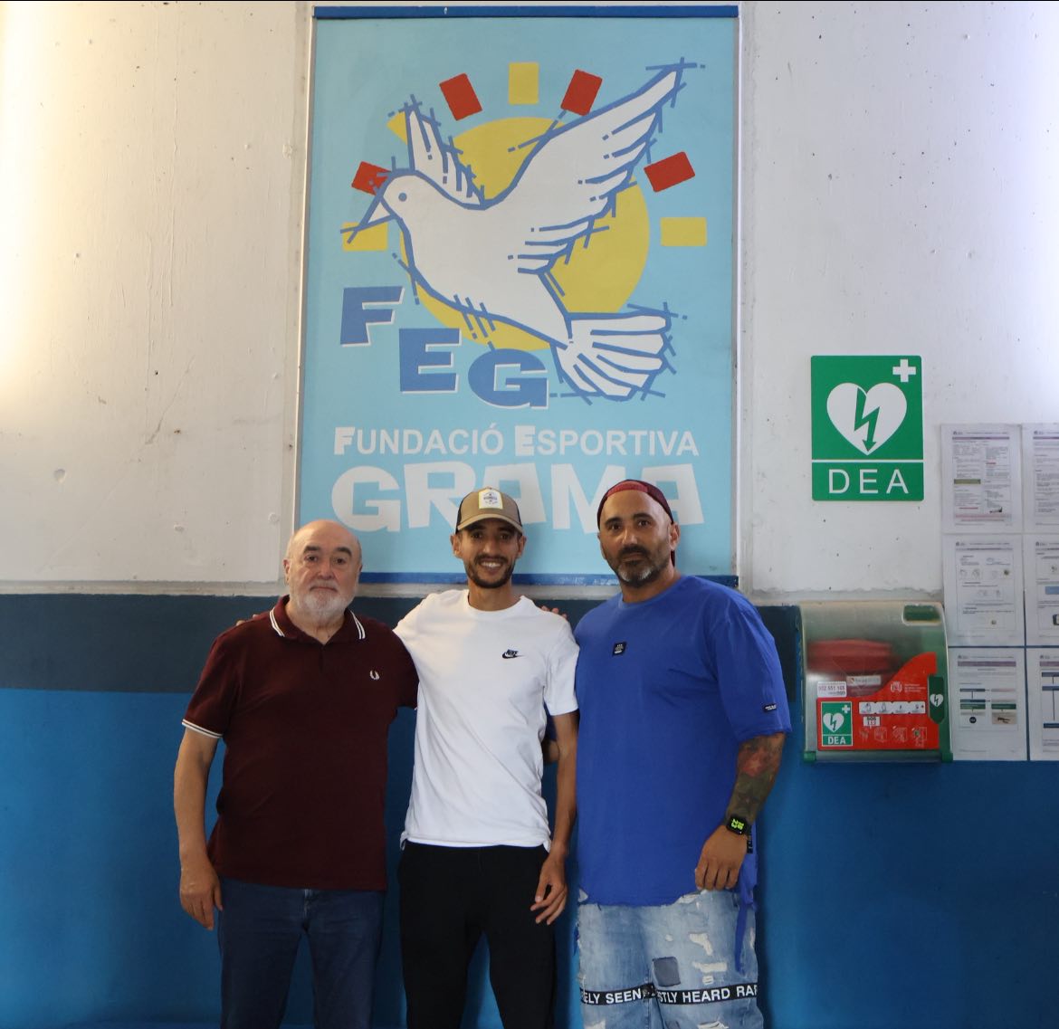 🏃 El atleta colomense Ilias Fifa visita el Municipal de la #Grama!

➡️ youtube.com/watch?v=Q3WQyf…