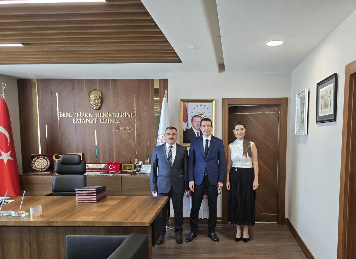 Hekimsen Ankara Şube Yönetimi olarak, Ankara İl Sağlık Müdürü Sayın Uzm. Dr. Ali Niyazi Kurtcebe'yi makamında ziyaret ettik. Hekimlerin sahadaki sorunları ile ilgili bilgilendirme ve istişarelerde bulunduk.