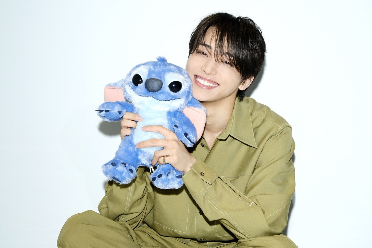 ch FILES関西版 (@ch_kansai) on Twitter photo 【プレゼント🎁】
#高尾颯斗 さん
サイン入りチェキ1名様に✨
颯斗さんに映画『リロ&スティッチ』の魅力を語り尽くしていただきました。スティッチ愛&ディズニー愛が止まりません!
【応募方法】7/10(木)締切
1️⃣<a href="/ch_kansai/">ch FILES関西版</a> をフォロー
2️⃣本投稿をリポスト
#リロアンドスティッチ <a href="/onenonly_tokyo/">ONE N' ONLY / ワンエンオンリー</a> 【プレゼント🎁】
#高尾颯斗 さん
サイン入りチェキ1名様に✨
颯斗さんに映画『リロ&スティッチ』の魅力を語り尽くしていただきました。スティッチ愛&ディズニー愛が止まりません!
【応募方法】7/10(木)締切
1️⃣<a href="/ch_kansai/">ch FILES関西版</a> をフォロー
2️⃣本投稿をリポスト
#リロアンドスティッチ <a href="/onenonly_tokyo/">ONE N' ONLY / ワンエンオンリー</a>