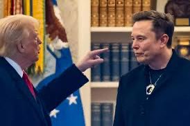 Musk geri adım attı buzlar eriyor. #tesla yatırımcıları için güzel bir gün. 

ABD Başkanı Donald Trump ile iş insanı Elon Musk arasında geçtiğimiz günlerde ipler kopmuştu. İkili arasında gerilim tırmanmış, zehir zemberek sözlerle karşılıklı atışmalar yaşanmıştı. Tansiyonun daha