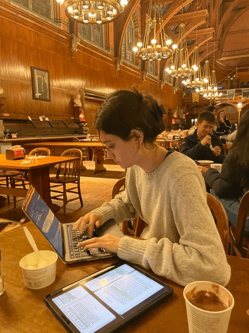 expertwith_AI's tweet photo. I am surprised many people aren't using AI tools yet.

Most people only know about ChatGPT.

Here're 13 websites to complete months of work in a day https://t.co/DjwuCgL4cR