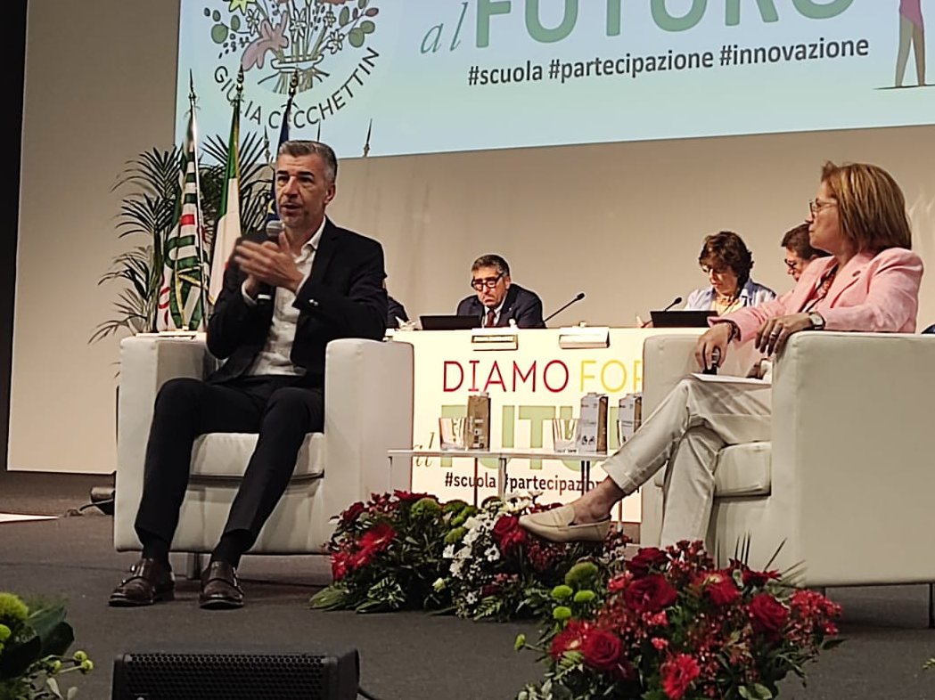 cislscuola's tweet photo. "Le #pedagogiste del team scientifico della #FondazioneCecchettin ci mostrano che il #sessismo è in tutti i #testi che leggiamo, anche a #scuola. Noi possiamo mettere in luce le #disparità e combatterle. Per farlo bisogna uscire dalla #zonadicomfort.
#GinoCecchttin VIII Congresso Nazionale #CISLScuola

#diamoformaalfuturo