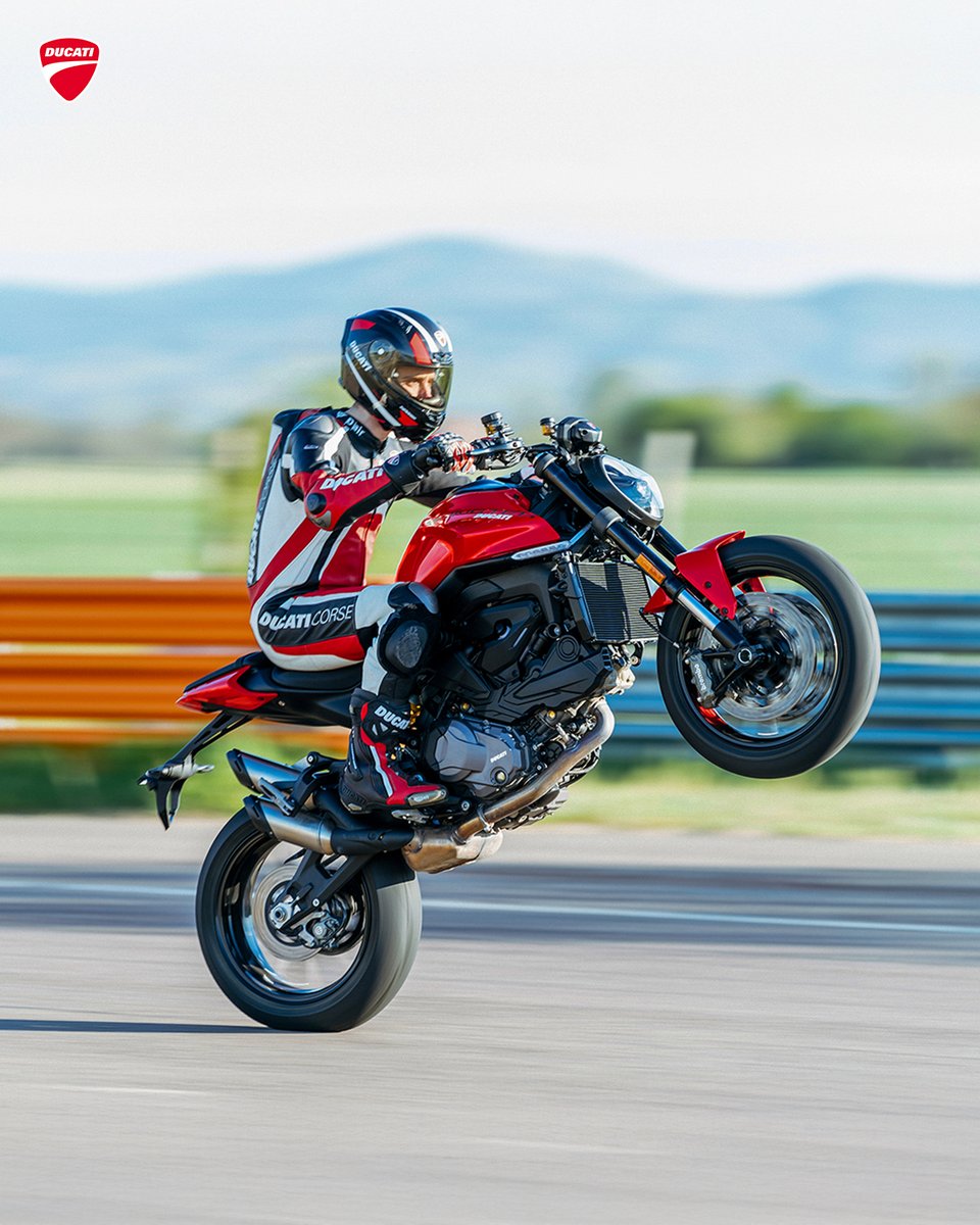 Wheels up, worries down. #HappyWheelieWednesday 🤙🏾

bit.ly/Monster_In
#Monster #DucatiMonster #JustFun