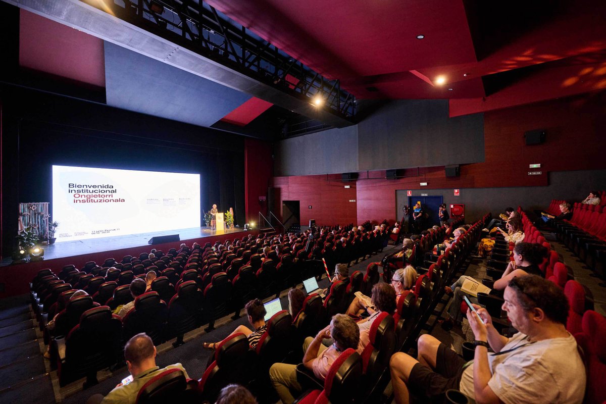 🌿 La consejera Esnaola pide un reconocimiento para la “pluralidad y riqueza” de la cultura del medio rural

✅ Ha inaugurado esta mañana el VIII Foro Nacional de Cultura y Ruralidades que se celebra estos días en Estella

➕INFO: culturanavarra.es/es/noticias/la…

#culturanavarra #navarra