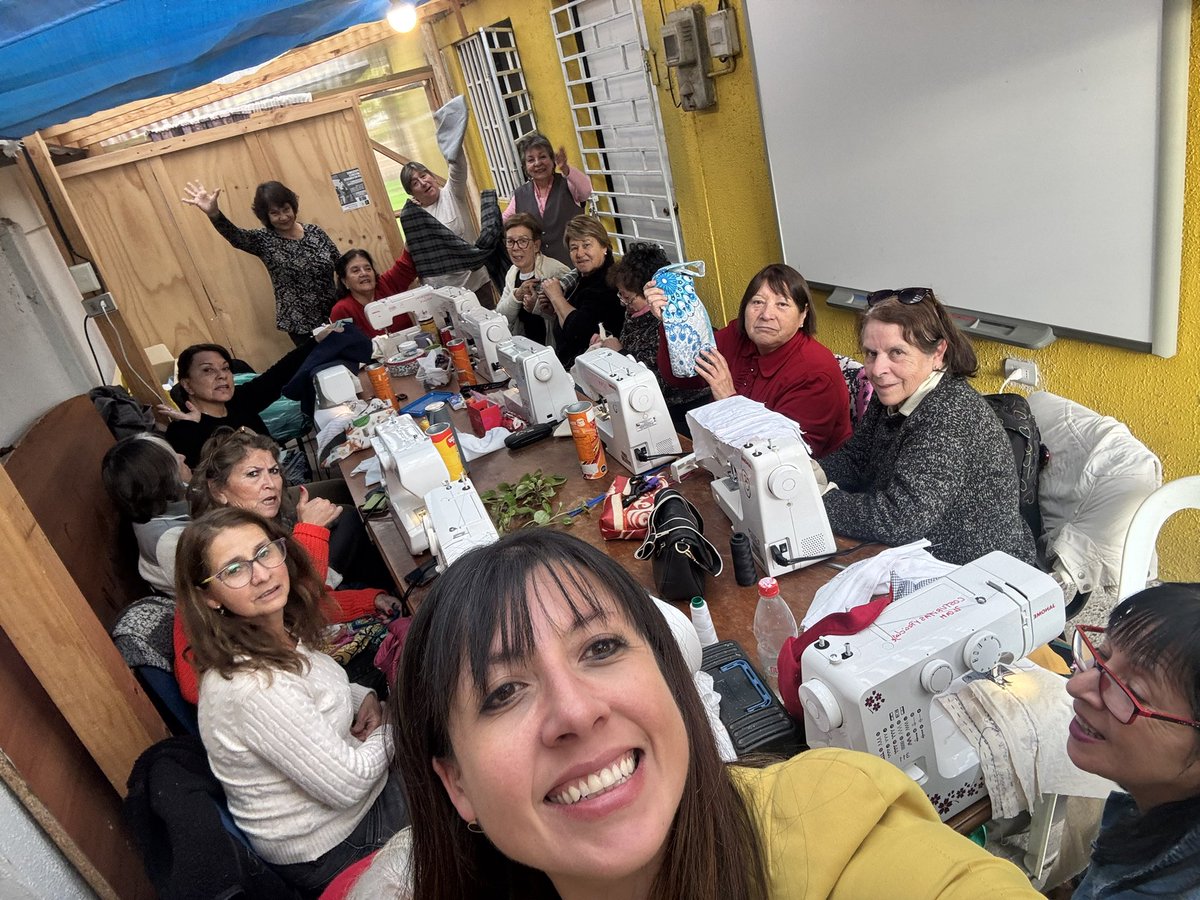 Acompañar a las personas mayores organizadas es clave para potenciar su autonomía y acercar las ofertas disponibles tanto de #Senama como de otros organismos públicos. 

#SenamaOhiggins #ClubesDeAdultoMayor