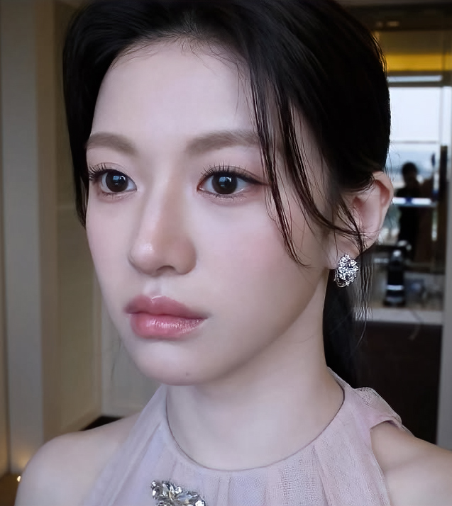 go younjung tweet media