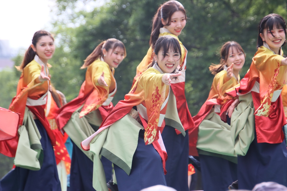 toshitosi3013's tweet photo. 百合文殊『緋彩』
YOSAKOIソーラン祭り
大通公園西八丁目会場
2025.6.7

素敵な演舞ありがとうございます！！
新しいチームと思ってたけど、もう8代目なんですね。
#百合文殊　#YOSAKOIソーラン祭り https://t.co/8o7FLW5784