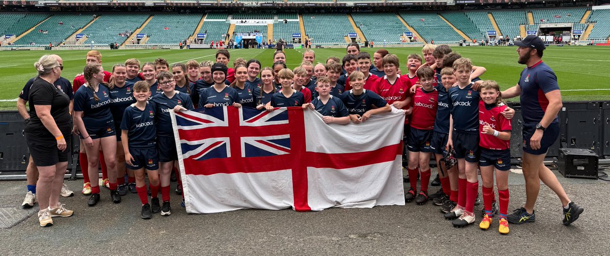 Greenwich_Hosp's tweet image. 🏉 A Day to Remember at Twickenham!
Delighted to award a £3k grant to Devonport Services RFC U13 as they joined the 2025 Army vs Navy match—playing in a youth rugby final in front of 50,000 fans!
#ArmyNavy #RoyalNavy #GreenwichHospital#RoyalNavyCommunity