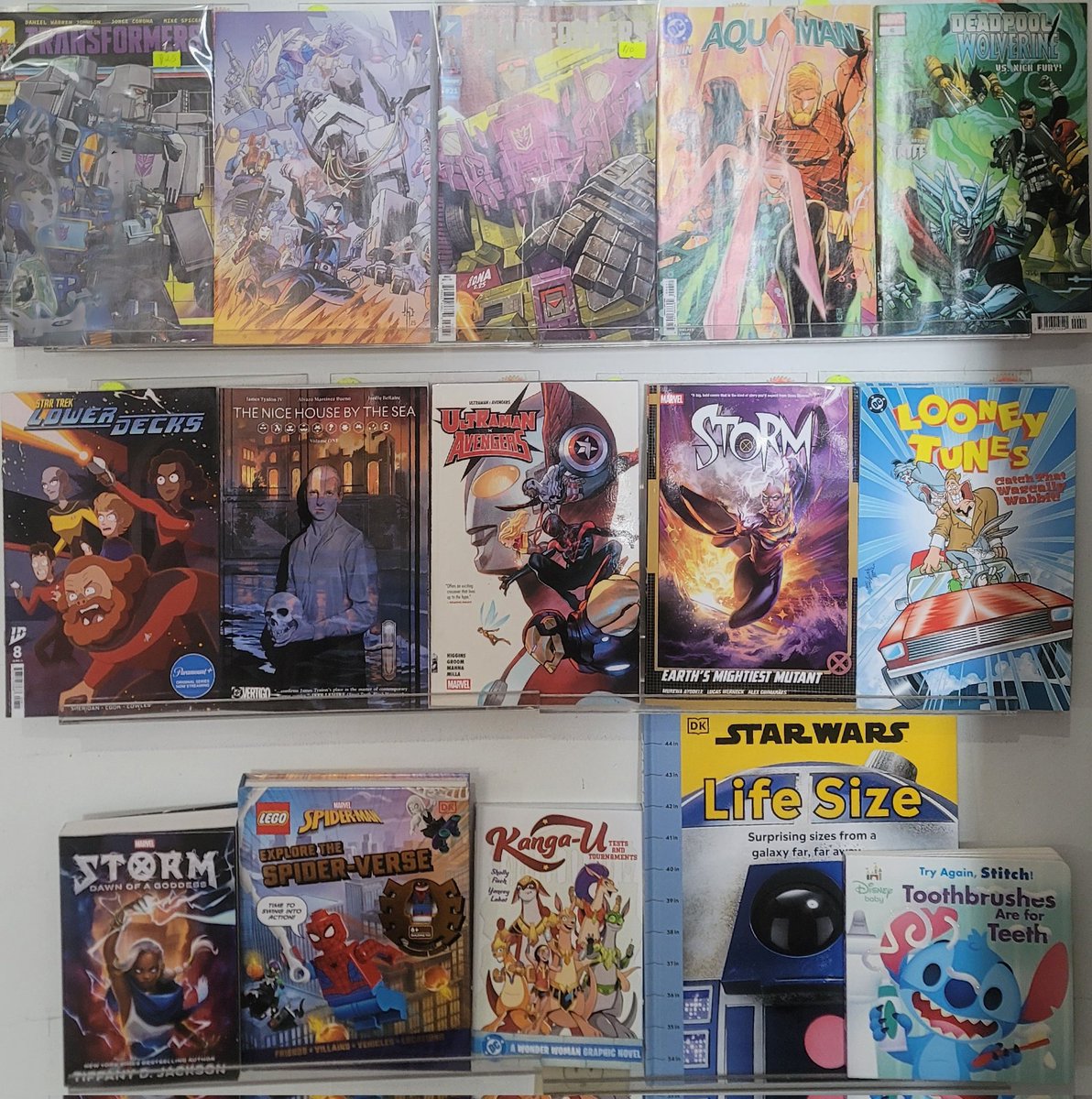FinalBossComics's tweet image. John Wick vs Winter Soldier 馃 #NewComicBookDay
馃敟 Absolute Batman
馃敟 Avengers Academy
馃敟 Death of the Silver Surfer
馃敟 New Avengers
馃敟 One World Under Doom
馃敟 Runaways
馃敟 SIKTC
馃敟 Teenage Mutant Ninja Turtles
馃敟 Transformers
馃敟 Trinity Daughter of Wonder Woman
#FinalBoss