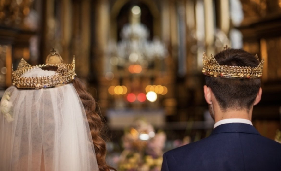 TheFancyFasho's tweet photo. The world: “it’s your day honey do what you want” 

Orthodox: “wear these crowns before God to symbolize the eternal union you’ll have with your spouse and your daily martyrdom in service to them” 

Built different https://t.co/fs6oxvLbxM
