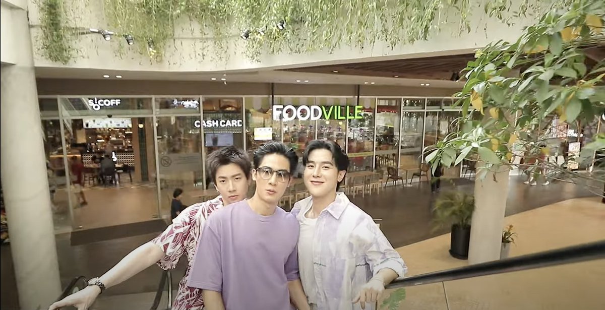 flyboytothesun's tweet image. 2021 vs 2025
Still the same &apos;91 Liner gang 🥰 

#Tawan_V #tumcial #armwc 

#ARMSHARE180