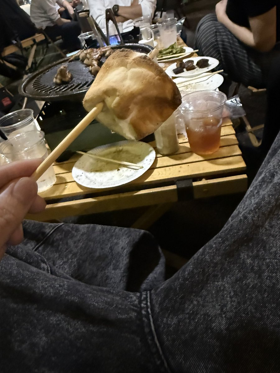 M__kun03's tweet photo. おれマシュマロ焼くのプロだわ笑 https://t.co/TfhSVKZ4Pe