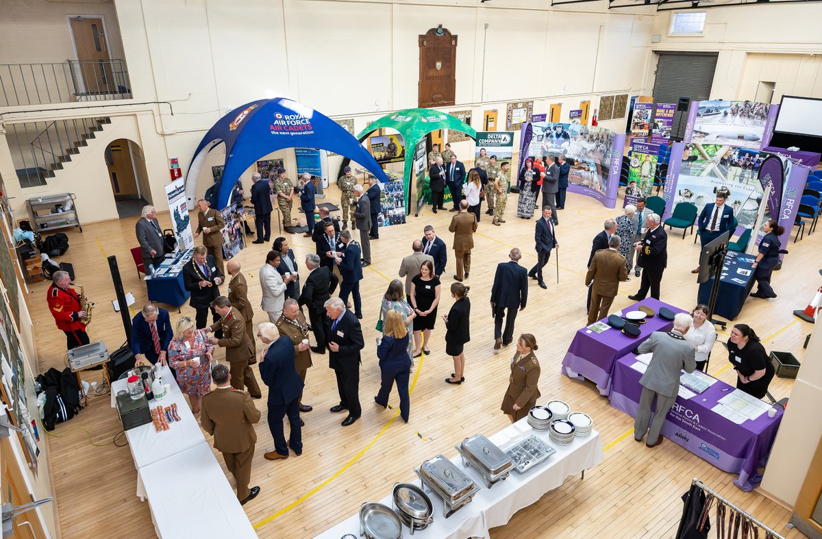 Great turnout at this week’s Sussex Armed Forces' Briefing at Brighton Army Reserve Centre.

Thanks to all who joined us — and to the #Reserve &amp; #Cadet units for their brilliant stands!
📸 bit.ly/4kUyEYW

#ArmedForces #Defence #TriService #CommunityEngagement