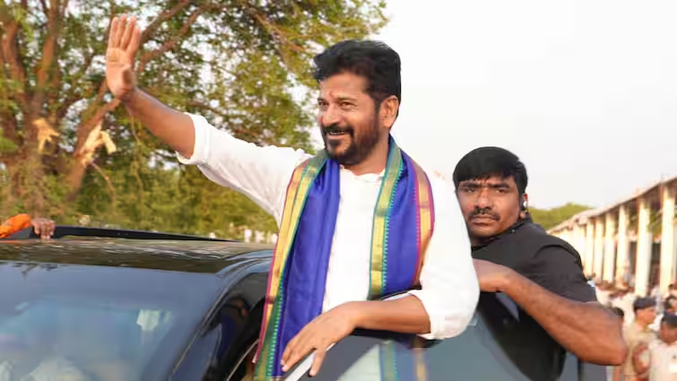 TeluguXmedia's tweet image. 🚨'కేసీఆర్ కుటుంబం రాష్ట్రానికి శత్రువులు, కాంగ్రెస్‌లోకి ప్రవేశం లేదు. బీఆర్‌ఎస్ అంతర్గత కలహాల మధ్య తెలంగాణ సీఎం రేవంత్ రెడ్డి.
#TeluguNews #KCRFamily #CMRevanthReddy #BRS