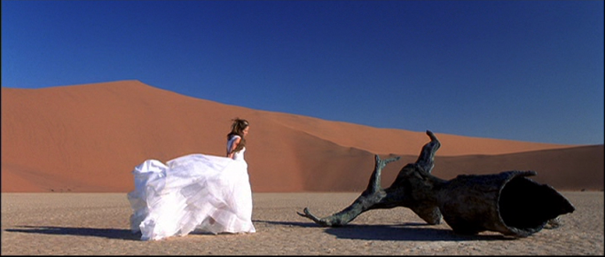 lanoetelocuenta's tweet photo. The Cell (2000) 
A mi dame un buen aesthetic, gente metiéndose en la mentes de asesinos y a Eiko Ishioka, y me tienes comiendo de tu mano.
Claro que  Ishioka falleció, pero siempre puedo volver a su obra para que me dé un STENDHALAZO. https://t.co/v2hxleP4QG