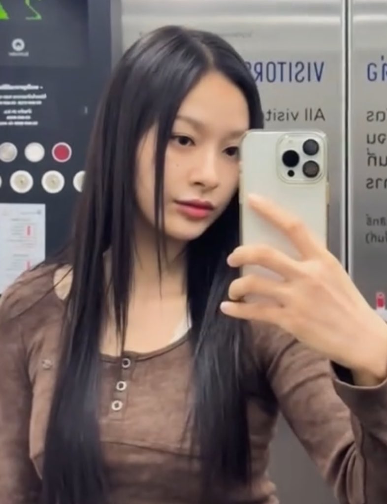 เอารูปนี้ให้พ่อดูถามว่าแฟนนี่สวยไหม ฮีตอบแม่สวยกว่า เห้อ กุจะบ้า วันๆ ของฮี555555555555555555555555555