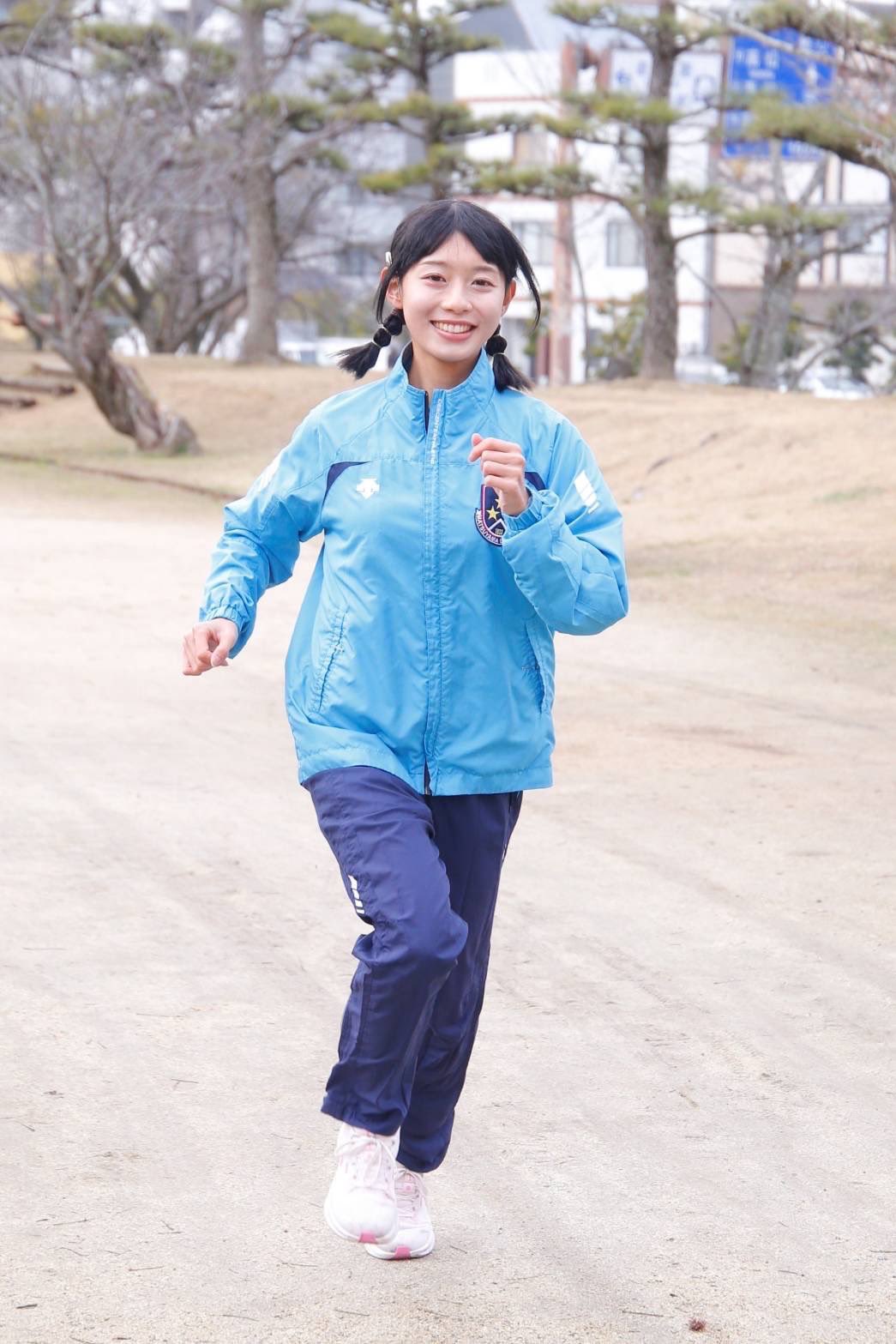 陸上女子 - Search / X