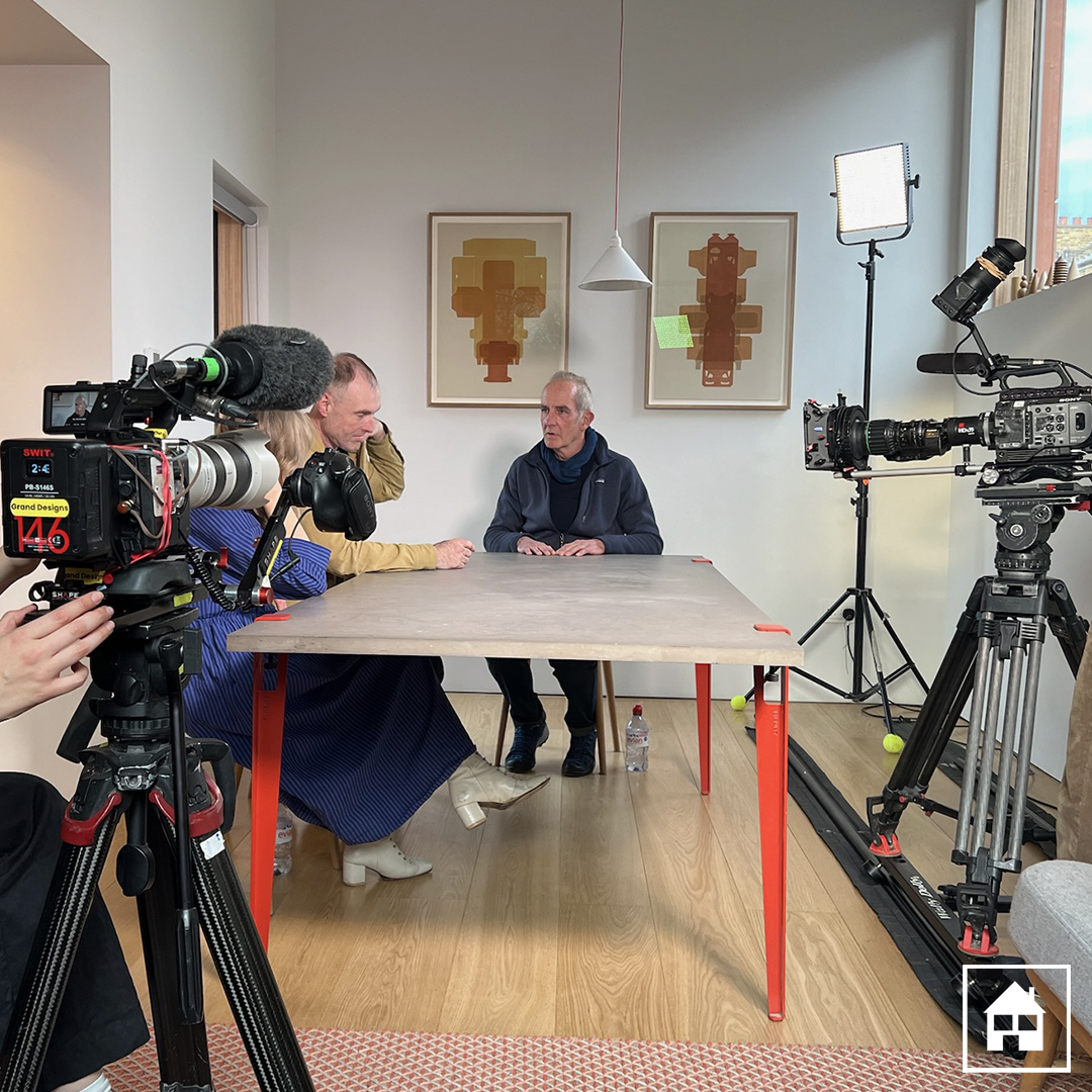 Spot the imposter in our latest set of behind the scenes pictures! 📸

#GrandDesigns