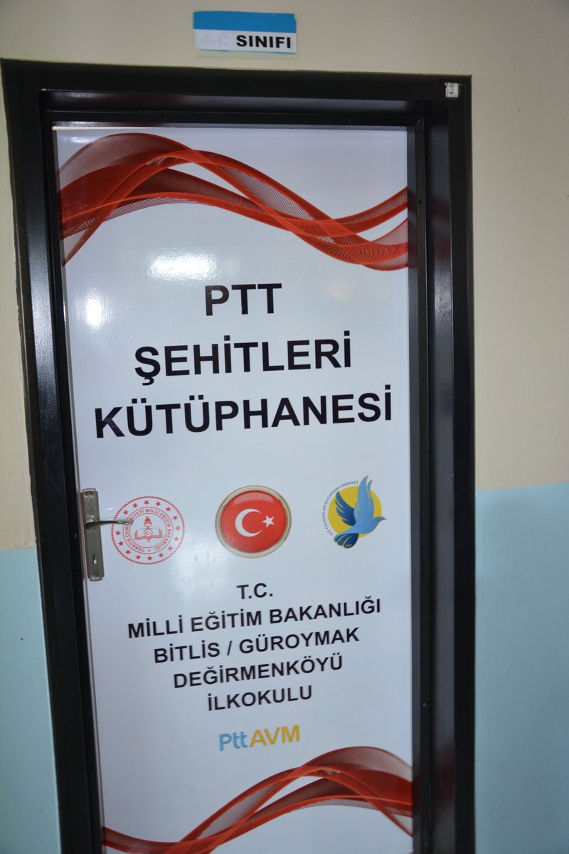 gurkaymakam's tweet photo. Kaymakamımız @MehmetZahidUzun , PTT Çalışanları derneği tarafından Değirmenköy  İlkokulunda yapılan PTT Şehitleri Kütüphanesinin açılışına katıldı.
Açılışa İlçe Belediye Başkanı Eşref Mutlu, Günkırı Belde Belediye Başkanı İlhan Çetinsoy, İlçe Milli Eğitim Müdürü Abdulmuttalip Güneri, Dernek Başkanı Mustafa Bayraktar ve Güroymak PTT şube Müdürü Ferhat Arslangiray da katıldı.