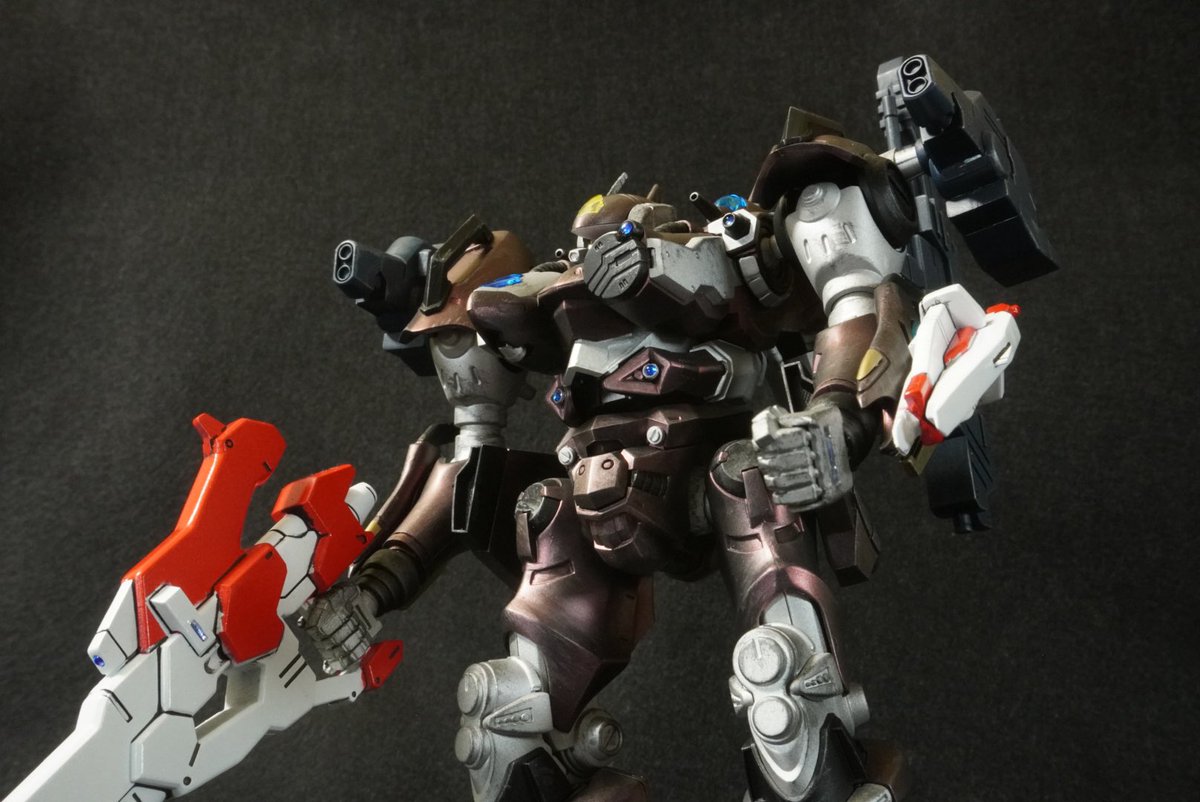 #あなたの重武装も見せてください

ゲームだとパラメーターいじらないと重量過多になるんだよな。