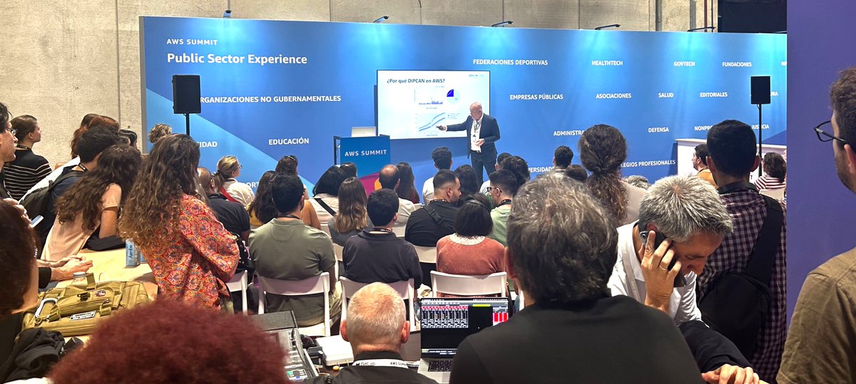 🧬 “El impacto de BIMS es profundamente transformador para la medicina y, sobre todo, para los pacientes.”

🚀 Hoy en #AWSSummit hemos mostrado cómo nuestra plataforma impulsa #MedicinaDePrecisión en proyectos cómo <a href="/EstudioDipcan/">Dipcan</a>.

💡 Gracias <a href="/awscloud_es/">AWS España</a> por hacerlo posible.
