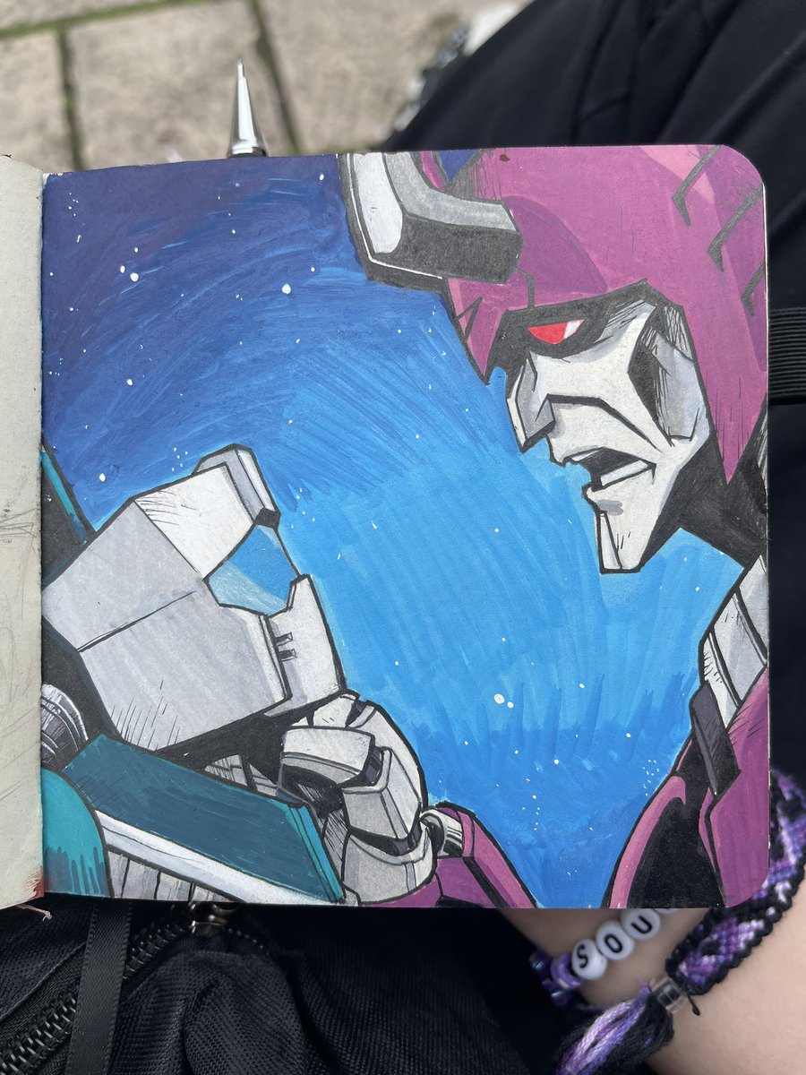 Panel redraw I did on a trip today 

#Transformers #Maccadam #cygate