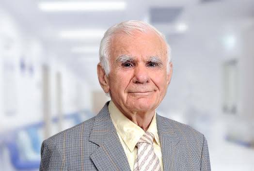 Yaşamak odur ki; hayata güzel bir pencereden bakmak,
Çalışmak, çabalamak, güzel şeyler bırakmak. 

Gazi Yaşargil hoca yaşadı; ardında güzel bir yaşam, örnek çabalar bıraktı ve göçtü. Allah rahmet eylesin.