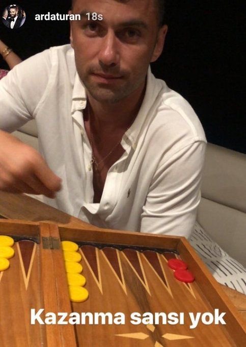 yks mi kasak kahve mi icek majezik mi atak s*gara molasi mi verek intihar mi edek diye dusunmekten uyuyamaz olduk