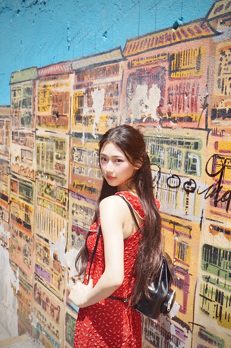 picbaemon's tweet photo. SHE’S SO PRETTY https://t.co/poSiPicJCu
