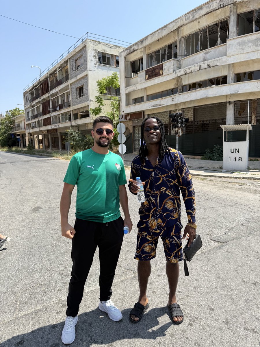 Başkanım KKTC’de buldum ben yeni transferimizi 😉 Takıma renk katarım, TÜRK vatandaşı olurum diyor 😀😀
SAYGILAR.
<a href="/EnsCelik16/">Enes Çelik</a> 
<a href="/enbiya_topal/">Enbiya Topal</a> 
<a href="/BursasporSk/">Bursaspor</a>