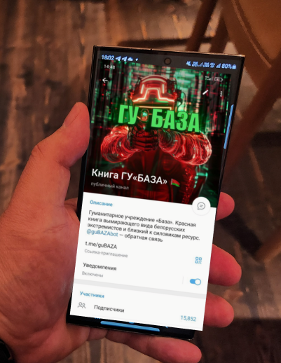 Что читают беглые томными летними вечерами в приступах думскроллинга?