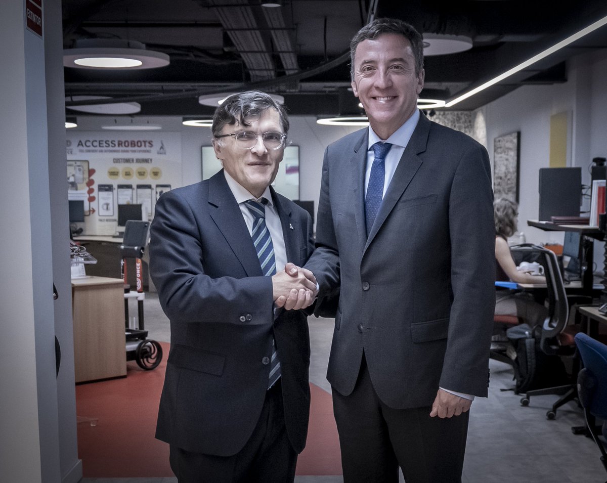 Hemos firmado con <a href="/NavantiaOficial/">Navantia</a> un Convenio Inserta Empleo Público para promover la inclusión de personas con #discapacidad en la plantilla de la empresa pública española, referente en el diseño y la construcción de buques militares, alta tecnología y energías verdes.
