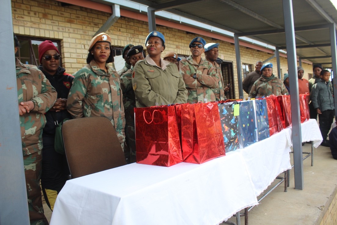 SANDF_ZA's tweet image. READ || Senior Non-Commissioned Officers Reach Out to the Community.

facebook.com/10006886559395…

#SANDF
#SAArmy
#SAArmySupportFormation
#PrideOfLions