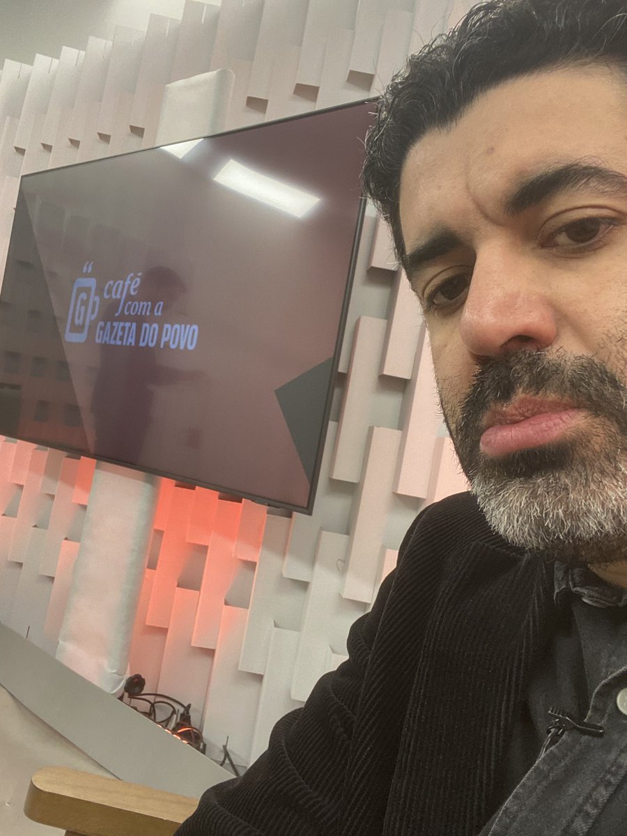 Senso Incomum ⚓ (@sensoinc) on Twitter photo Café com a Gazeta no ar! ☕️ 🗞️
Com Lucas Saba, Flavio Morgenstern e <a href="/fabifbbr/">Fabiana Barroso</a> na <a href="/gazetadopovo/">Gazeta do Povo</a>:
youtube.com/live/8MkBU75I7… Café com a Gazeta no ar! ☕️ 🗞️
Com Lucas Saba, Flavio Morgenstern e <a href="/fabifbbr/">Fabiana Barroso</a> na <a href="/gazetadopovo/">Gazeta do Povo</a>:
youtube.com/live/8MkBU75I7…