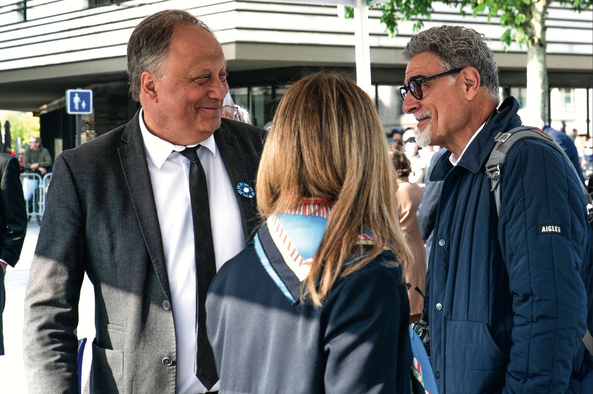 Ville de Mérignac (@merignac) on Twitter photo 👀 #MérignacMagazine 🗞️
 Le Mérignac Mag de juin est sorti ! 😎🌻
Retrouvez votre magazine en ligne sur le kiosque 👇
merignac.com/le-kiosque 👀 #MérignacMagazine 🗞️
 Le Mérignac Mag de juin est sorti ! 😎🌻
Retrouvez votre magazine en ligne sur le kiosque 👇
merignac.com/le-kiosque