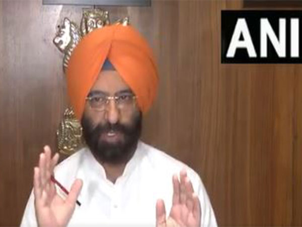 ani_digital's tweet image. "Those whose slums are removed have been given separate houses": Delhi Minister Sirsa amid AAP's protest

Read @ANI Story | aninews.in/news/national/…
#Slums #Delhi #AAP #RekhaGupta #Atishi