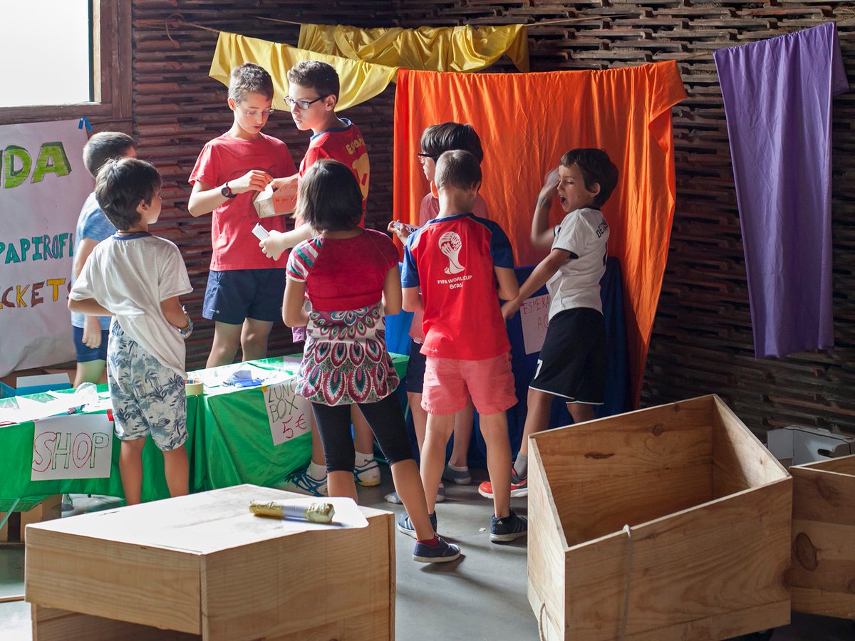 mataderomadrid's tweet image. 😎En la recta final de la 𝗽𝗿𝗼𝗴𝗿𝗮𝗺𝗮𝗰𝗶𝗼́𝗻 𝗳𝗮𝗺𝗶𝗹𝗶𝗮𝗿 de #Matadero habrá un taller para aprender a recolectar semillas y hacer infusiones con plantas de temporada. Y, le daremos la bienvenida al verano con los conciertos familiares del #DEMM
tienda.madrid-destino.com/es/matadero-ma…