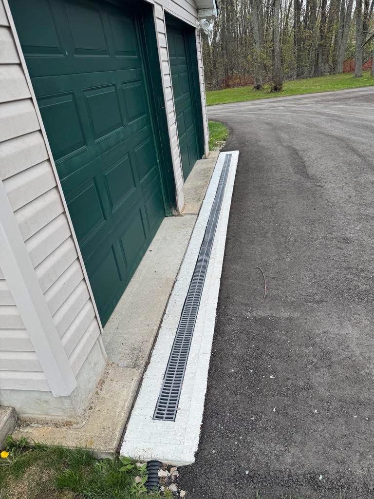 ccpml_inc's tweet photo. WORKSITE WEDNESDAY

🤩 This is some recent work we did for a customer's shed. The asphalt was cracking so we added a concrete foundation and drainage. 

Book your summer project now! Contact us today! cottage_country@hotmail.com

#Muskoka #MuskokaLandscaping 
#MuskokaSheds https://t.co/WhGOKU3rRJ