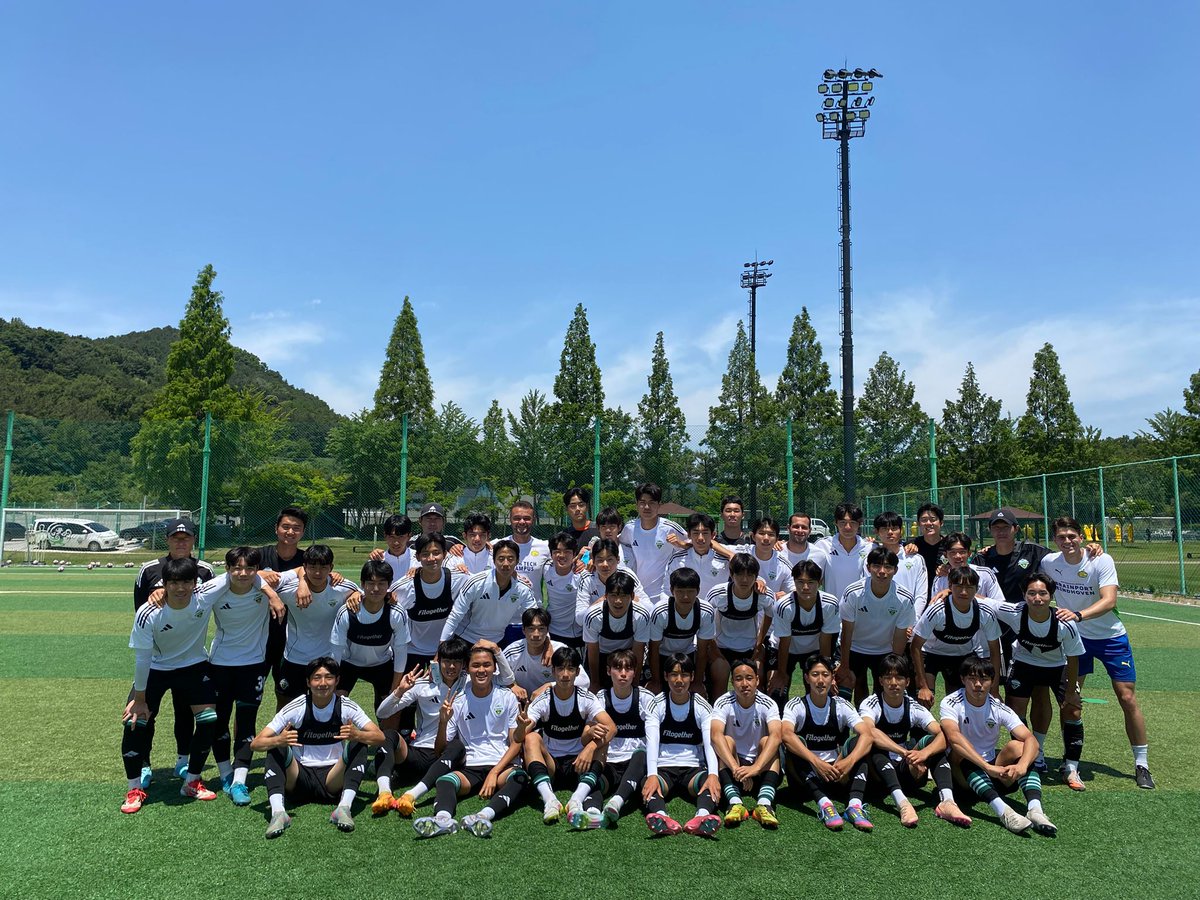 Visit to our partner Jeonbuk Hyundai Motors!
Three coaches, a physical, a field and a goalkeepercoach,  have been to our partner in Jeonju, South-Korea to train with them for two weeks!
What a great experience and a great way to work together to share knowledge and passion! ⚽️