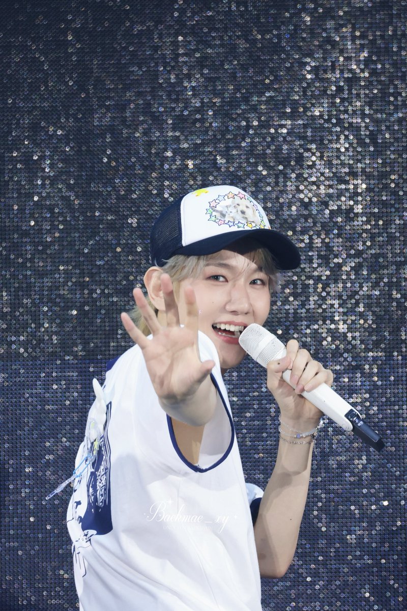 Baekmae_xy's tweet image. 20250608 BAEKHYUN WORLD TOUR &lt;Reverie&gt; in SEOUL
너무 귀여워요…
@B_hundred_Hyun @BAEKHYUN_INB100
#BAEKHYUN #백현 #ベッキョン #伯贤