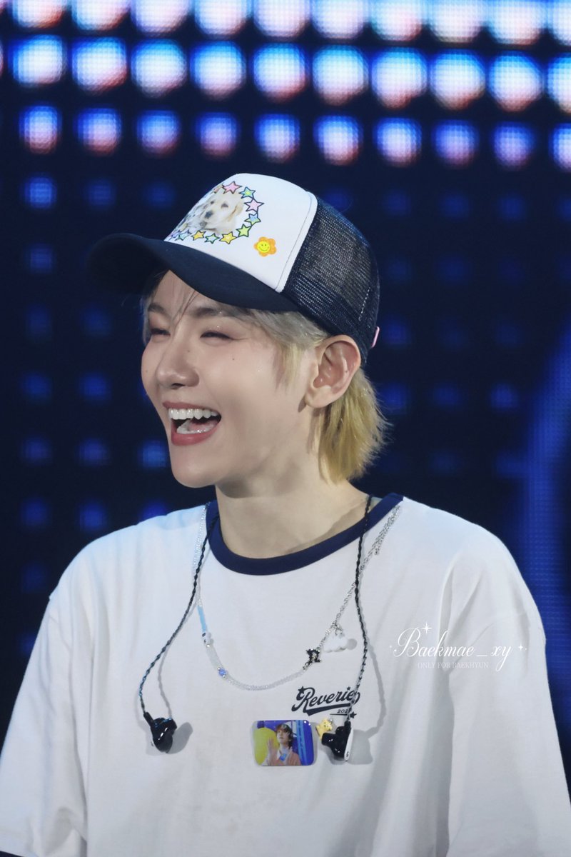 Baekmae_xy's tweet image. 20250608 BAEKHYUN WORLD TOUR &lt;Reverie&gt; in SEOUL
너무 귀여워요…
@B_hundred_Hyun @BAEKHYUN_INB100
#BAEKHYUN #백현 #ベッキョン #伯贤