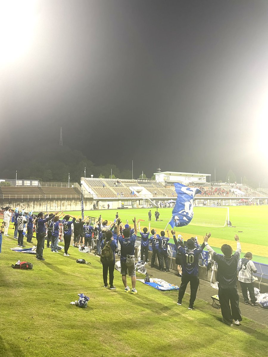 【いわき 1ー2 秋田】
試合終了‼️
ありがとぉぉぉぉっ‼️‼️
最高じゃゃゃゃーーーっ‼️‼️
川本選手めっちゃ良かった！
ドフリー3点目かと思いきや石田選手宇宙開発🚀
でもみんなで勝ったよ‼️‼️
#ブラウブリッツ秋田 #秋田一体魂