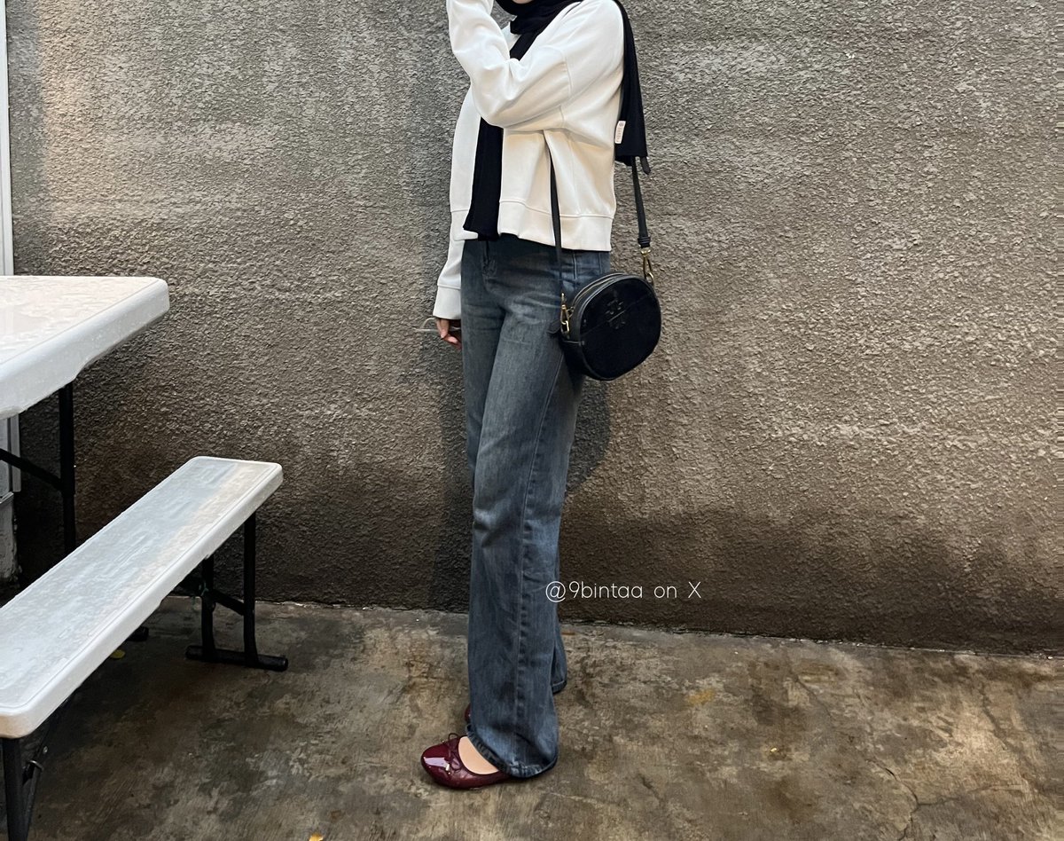 9bintaa's tweet photo. I WISH…… I KNEW…… EARLIER 

nemuin celana jeans nyaman pol &amp; timeless, cuttingannya bagus deh bikin keliatan jenjang🥹🫵🏻👍🏻 https://t.co/qDblHbJdUZ