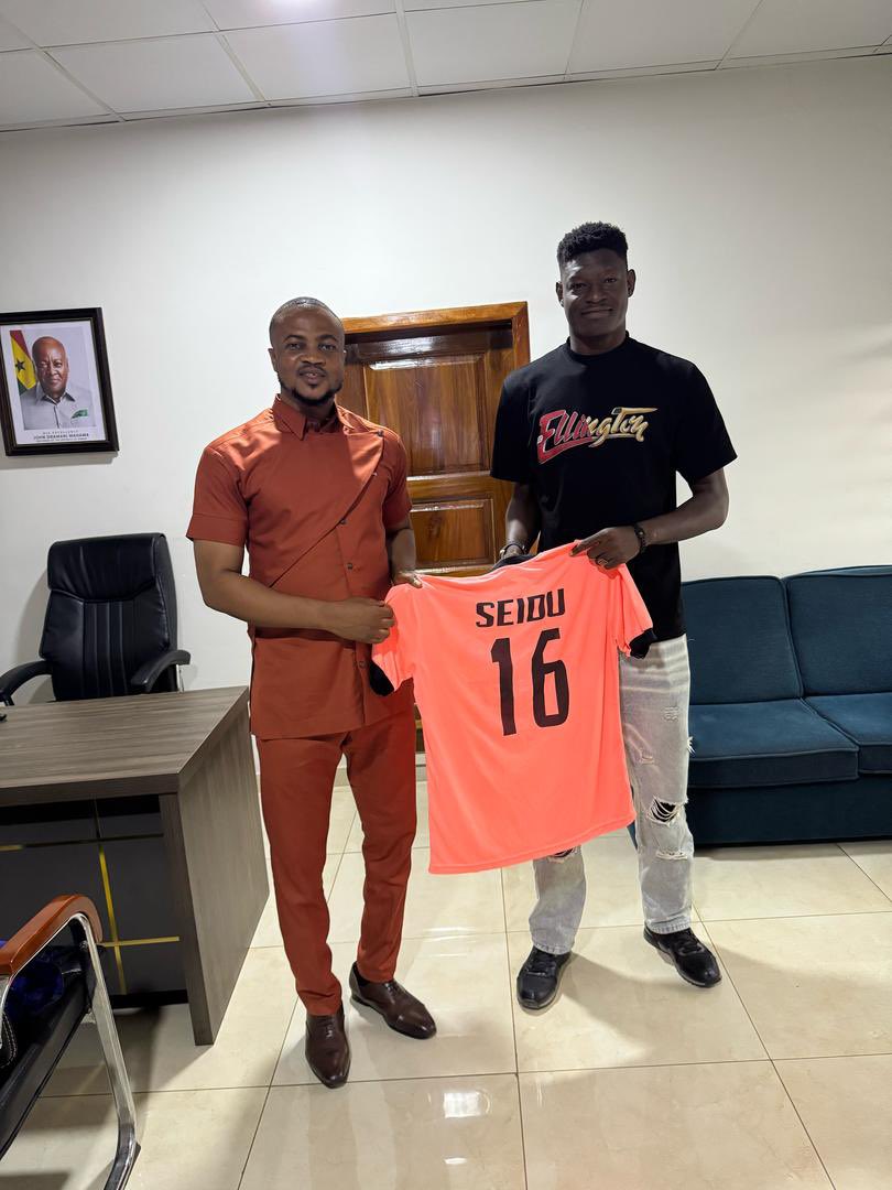 copson_don's tweet photo. Yesterday, I had the pleasure of receiving Muntawakilu Seidu, a talented footballer from the Bono Region who plays for Akwa United in Nigeria. 
His humility and passion for the game are inspiring. The region is proud of him — keep soaring, Seidu! https://t.co/c0pOtvrLEP