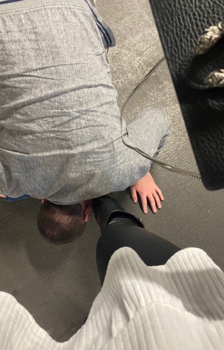 People like me are meant to be served 👌while people like you are meant to be used as a play thing 🤭