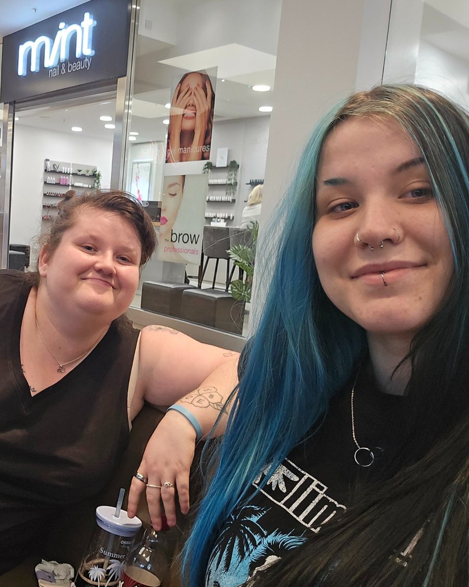 Eden Futures (@edenfutures) on Twitter photo Anne-Marie enjoyed a day of shopping at <a href="/LoveMeadowhall/">Meadowhall</a> with Eden team member Imogen. Another great day out with plenty of retail therapy!
#supportedliving #socialcare Anne-Marie enjoyed a day of shopping at <a href="/LoveMeadowhall/">Meadowhall</a> with Eden team member Imogen. Another great day out with plenty of retail therapy!
#supportedliving #socialcare