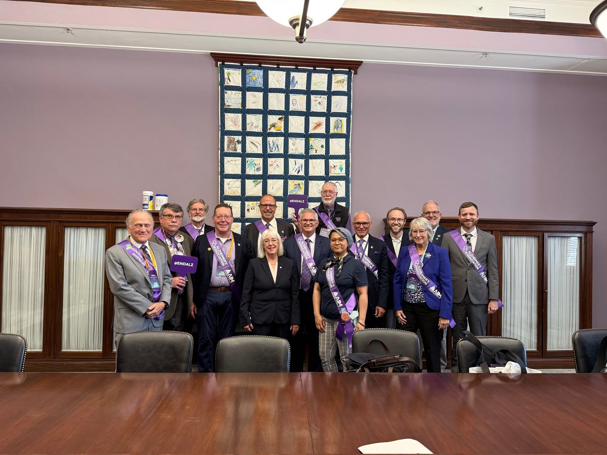 <a href="/SenMurray/">Senator Patty Murray</a> met with WA State Alzheimer's advocates yesterday. We discussed increased Alz/dementia funding at NIH and $35 million to implement #BOLDAlzheimersAct. We support primary care training (AADAPT Act) &amp; FDA-approved diagnostics (ASAP Act). #alzforum <a href="/ALZ_WA/">Alzheimer's Association Washington State Chapter</a>